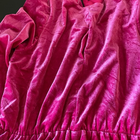 Beautiful Velour Midi Dress - Picture 14 of 15